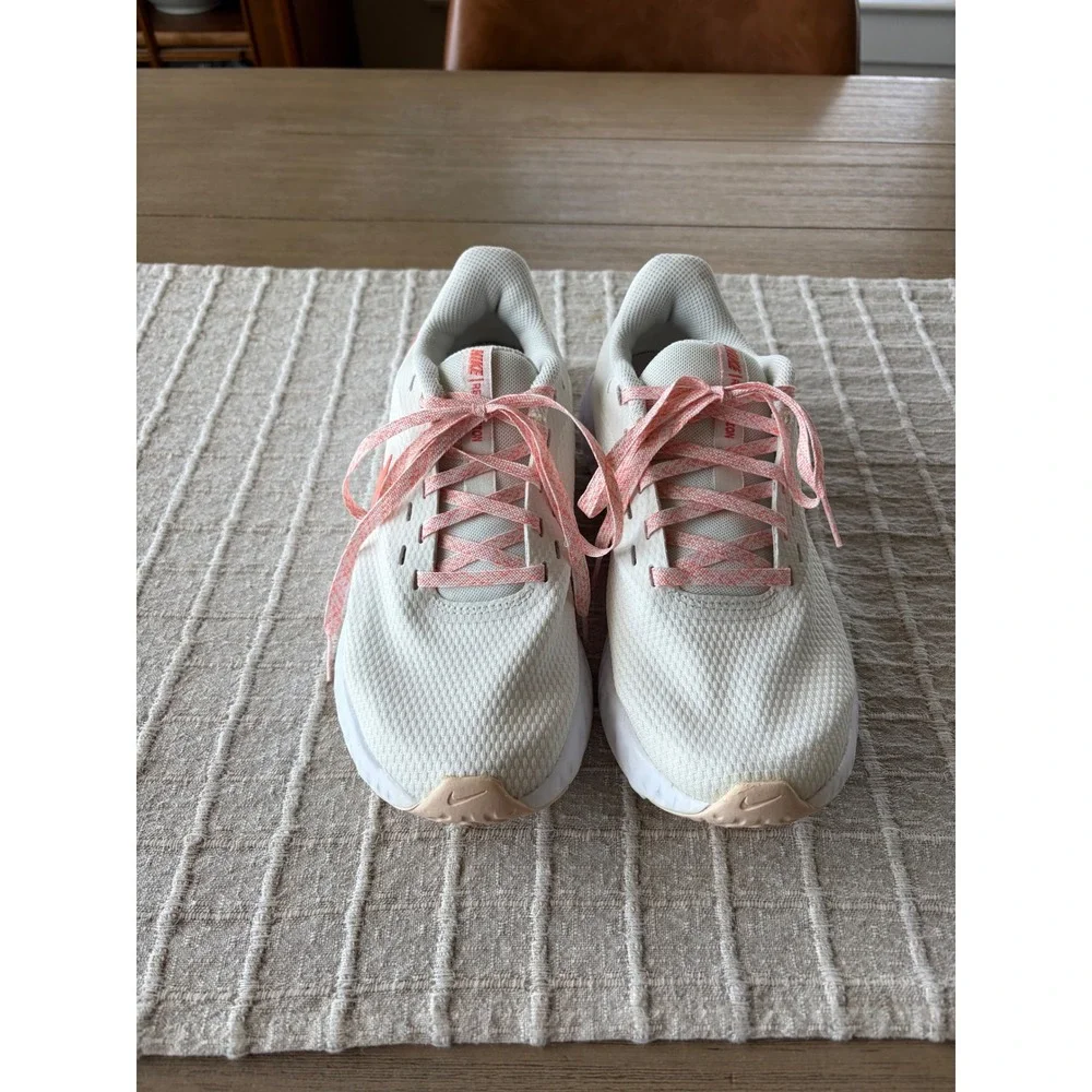 Nike Revolution 5 running shoes summit white orange pearl size 6.5